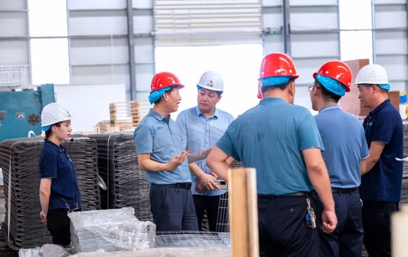 卓一簡(jiǎn)訊|北京“峪口禽業(yè)”、柳江集團(tuán)貴賓蒞臨我司考察交流